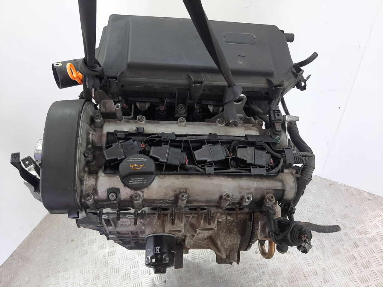 двигатель Volkswagen Golf 4 поколение 2004, 1.4 л., BCA, бензин, МКПП, BCA, 155118 - фото №1