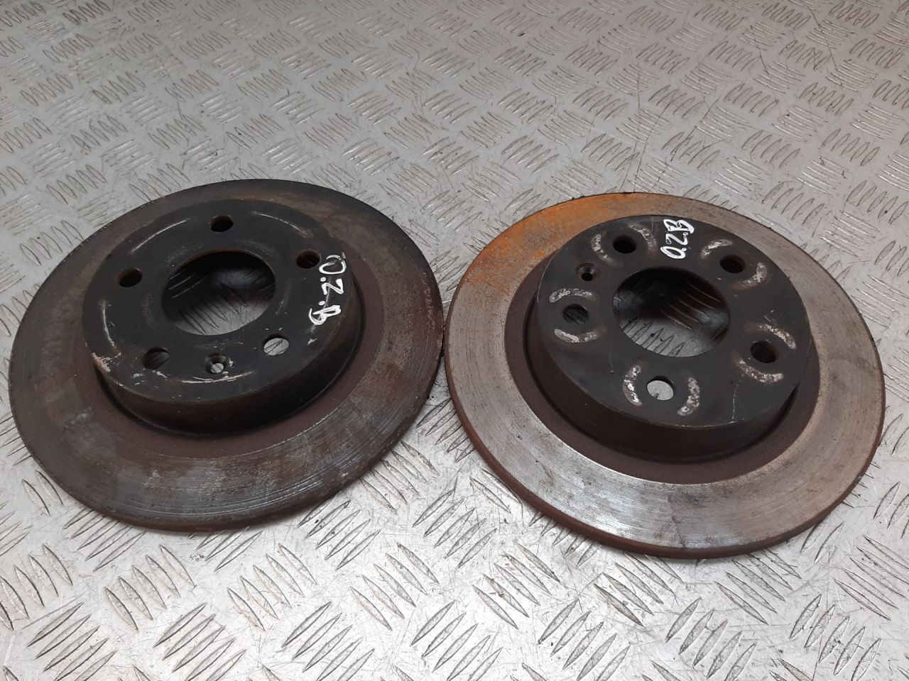 диск тормозной задний Opel Zafira 2 поколение (B) 2006 - фото №1