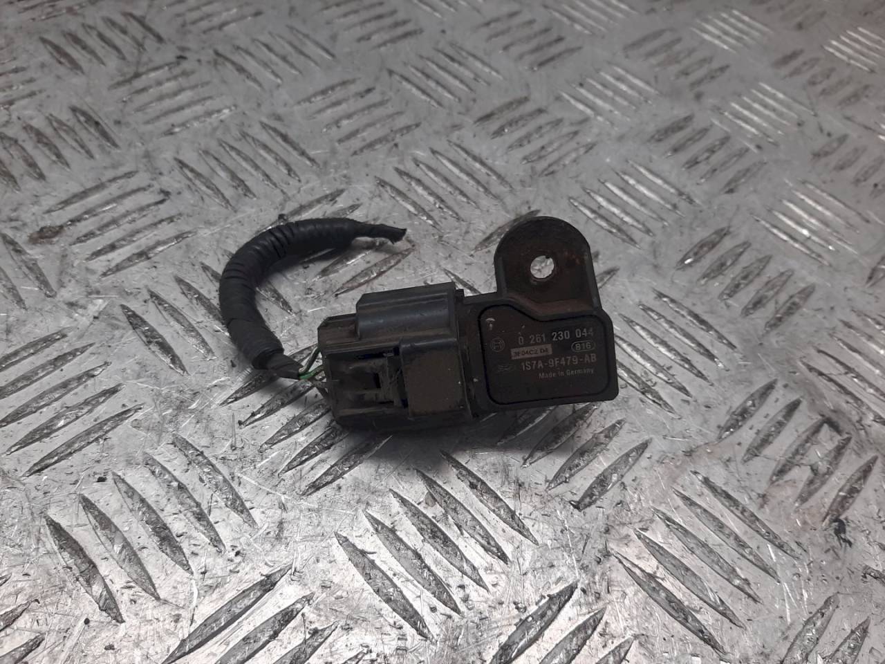 датчик абсолютного давления Ford C-Max 1 поколение 2005, 1.8 л., i, 261230044 - фото №1