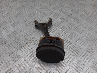 поршень Renault Laguna 2 поколение 2002, 1.8 л., i, бензин
