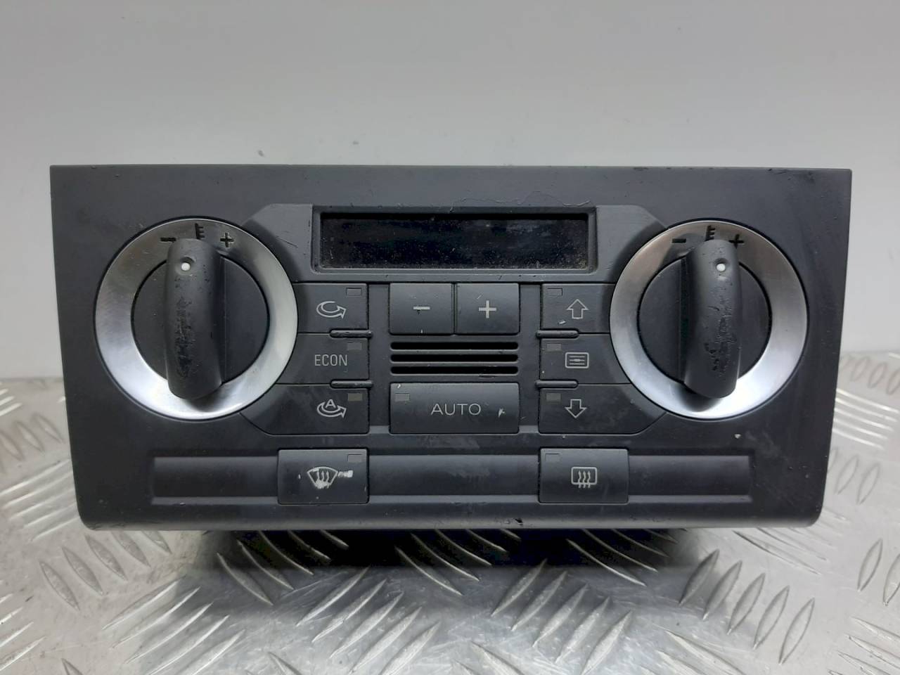 блок управления печки / климат-контроля Audi A3 8P 2004, 8P0820043D - фото №1