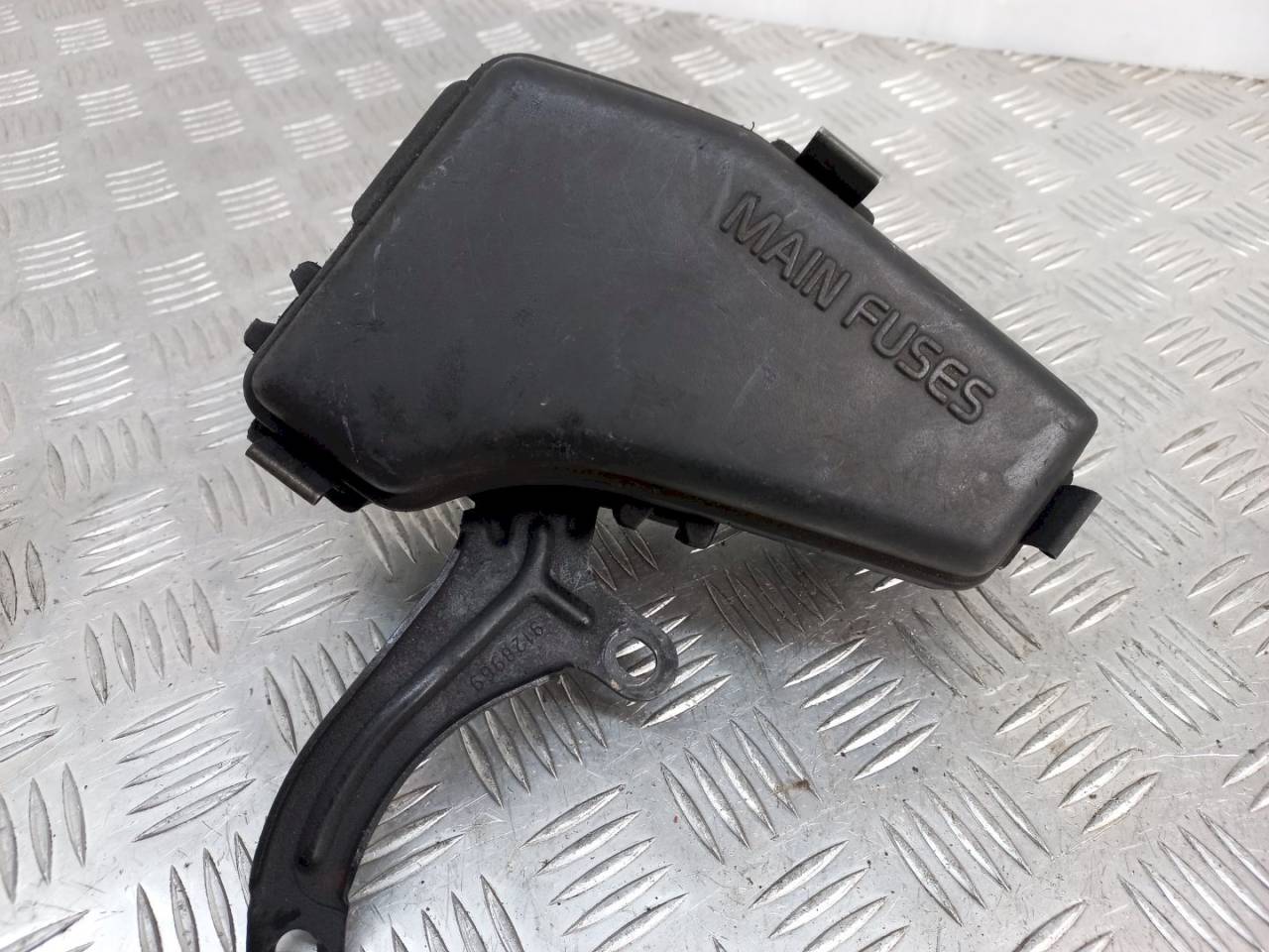 блок предохранителей Volvo V70 1 поколение 1998, 2.5 л., TDi, 9128576 - фото №1