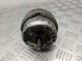 подушка крепления двигателя Audi A4 B5 1998, 1.6 л., i, 8D0199379G - фото №3