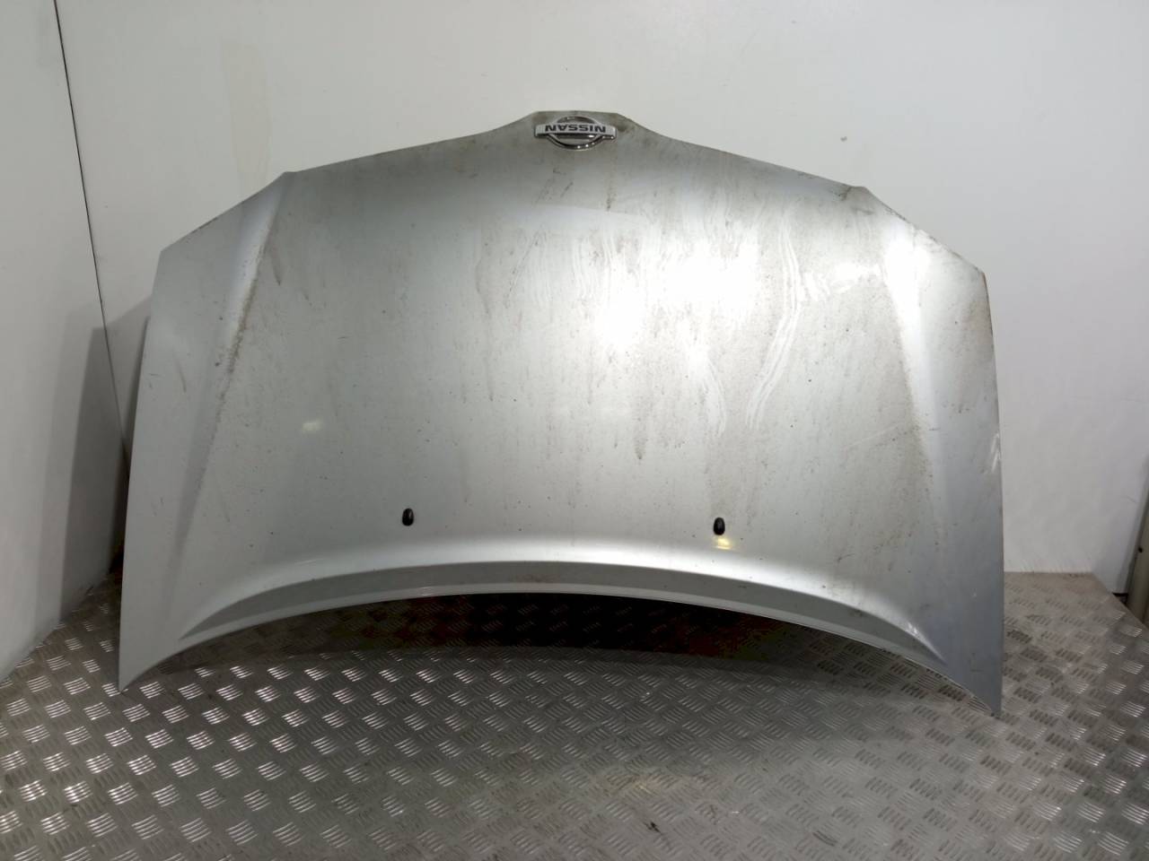 капот Nissan Almera Tino V10 2002, серебро