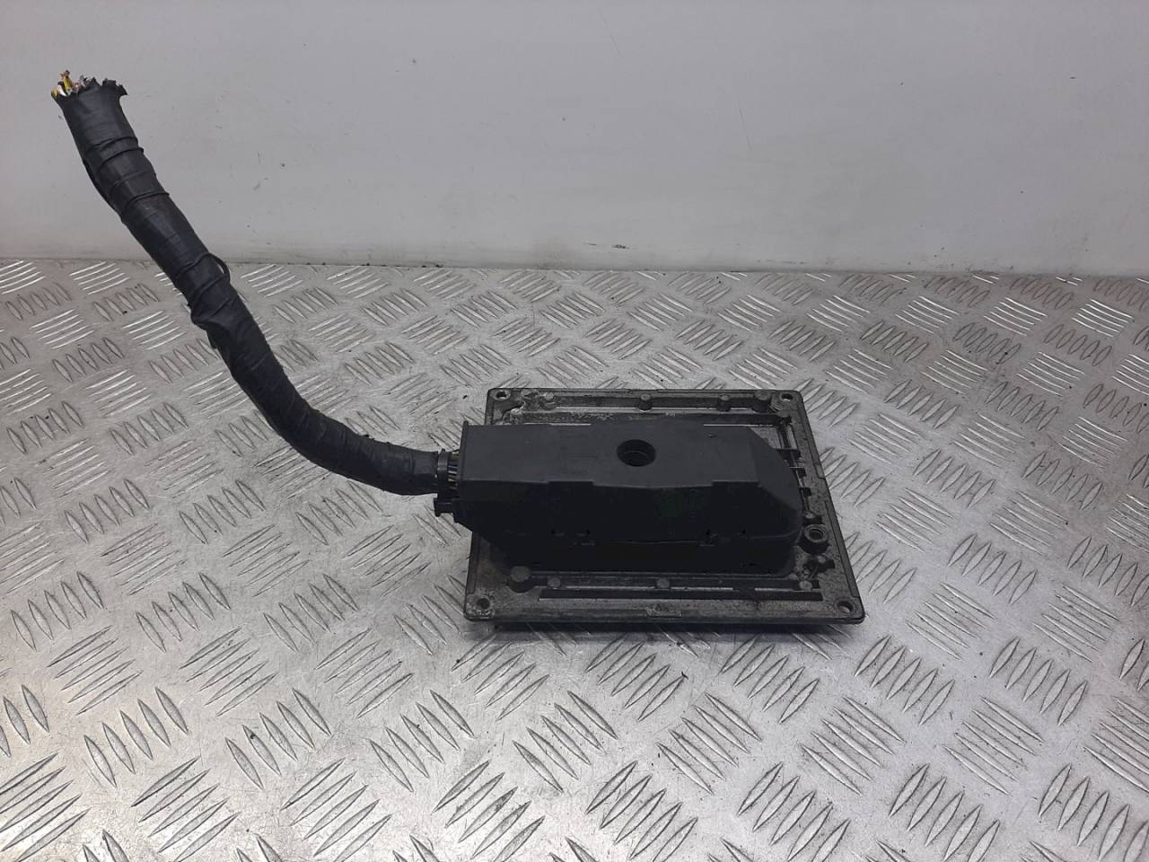 блок управления двигателем Ford Fiesta 5 поколение 2005, 1.3 л., i, 4S61-12A650-KB - фото №1