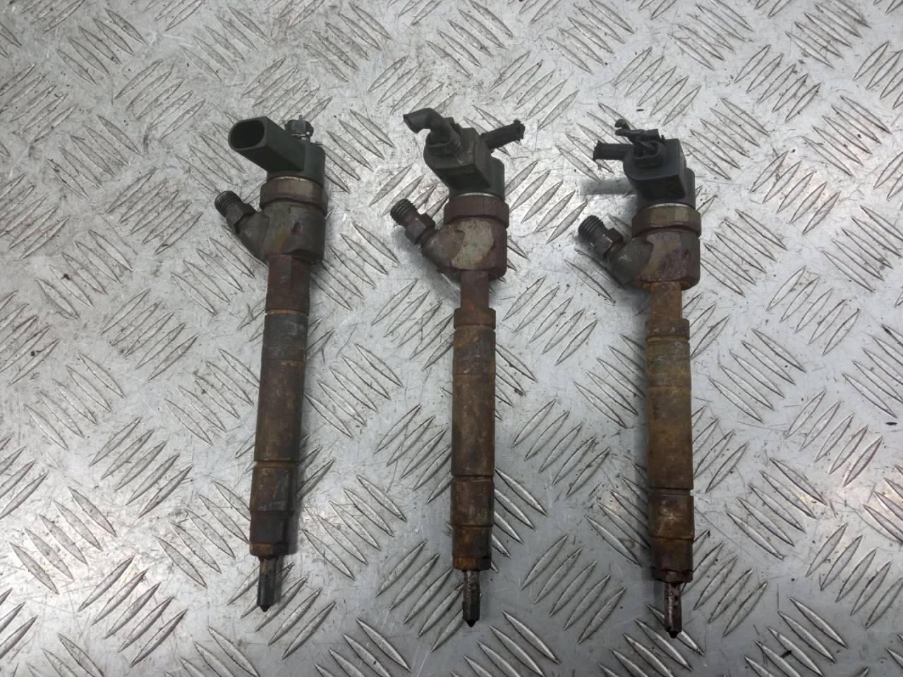 форсунка Mercedes-Benz C-Класс W203/S203/CL203 2003, 2.2 л., A6110701387 - фото №1