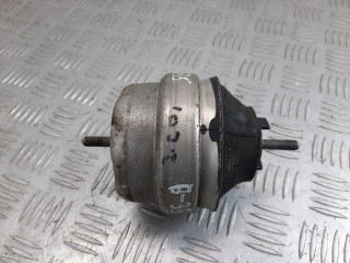 подушка крепления двигателя Audi A4 B5 [рестайлинг] 2000, 1.6 л., AHL, бензин, 8D0199382L