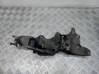 кронштейн генератора Volkswagen Caddy 3 поколение [рестайлинг] 2012, 1.6 л., TDi, 103L903143Q