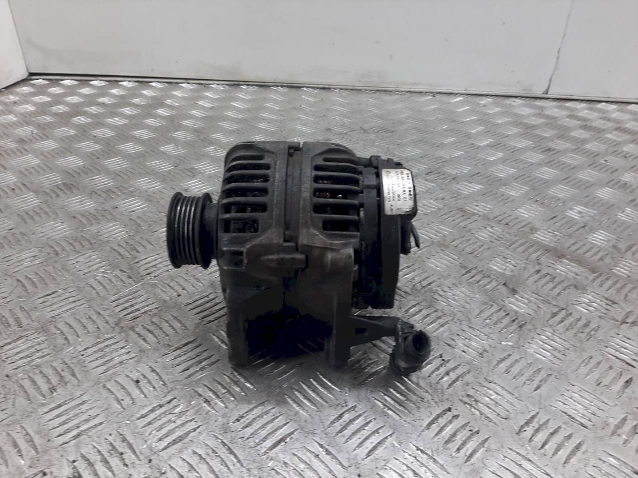 генератор Audi A4 B5 1999, 1.8 л., Ti, 06B903018SX - фото №1