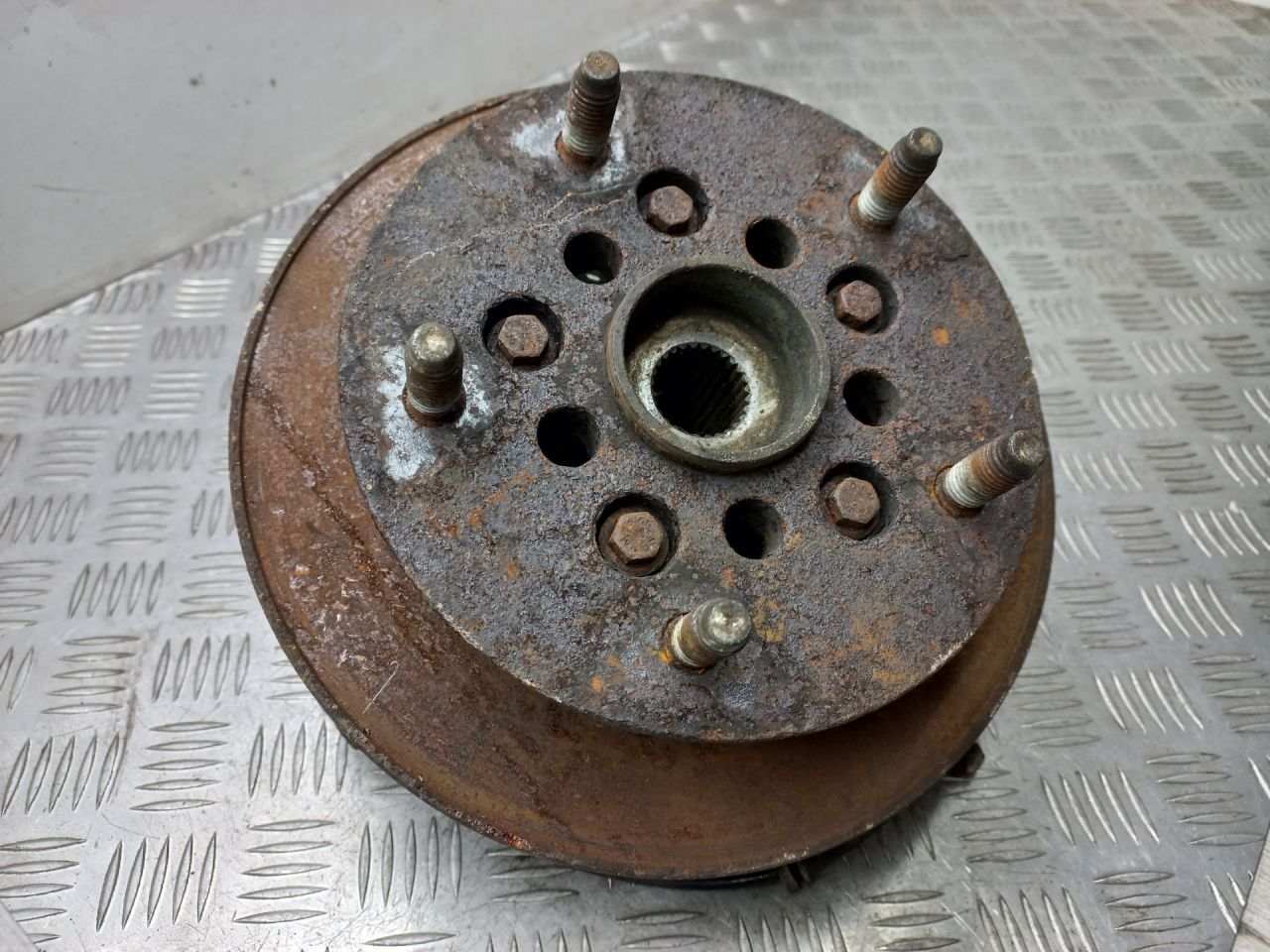 ступица передняя правая Ford Transit 6 поколение 2005, 2.0 л., дизель - фото №1