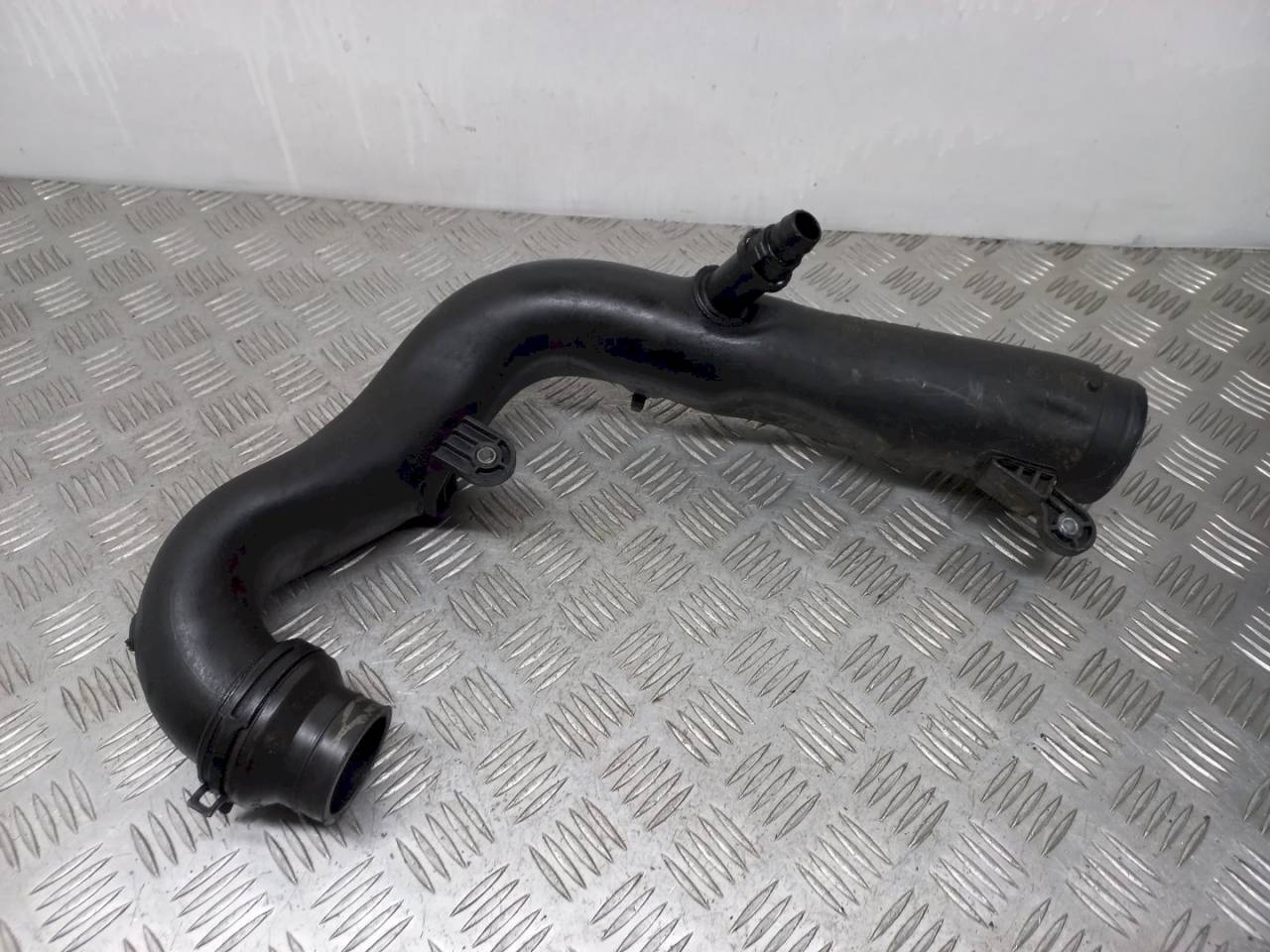 патрубок турбины Volkswagen Passat B6 2006, 2.0 л., TDi, 1K0129654K - фото №1