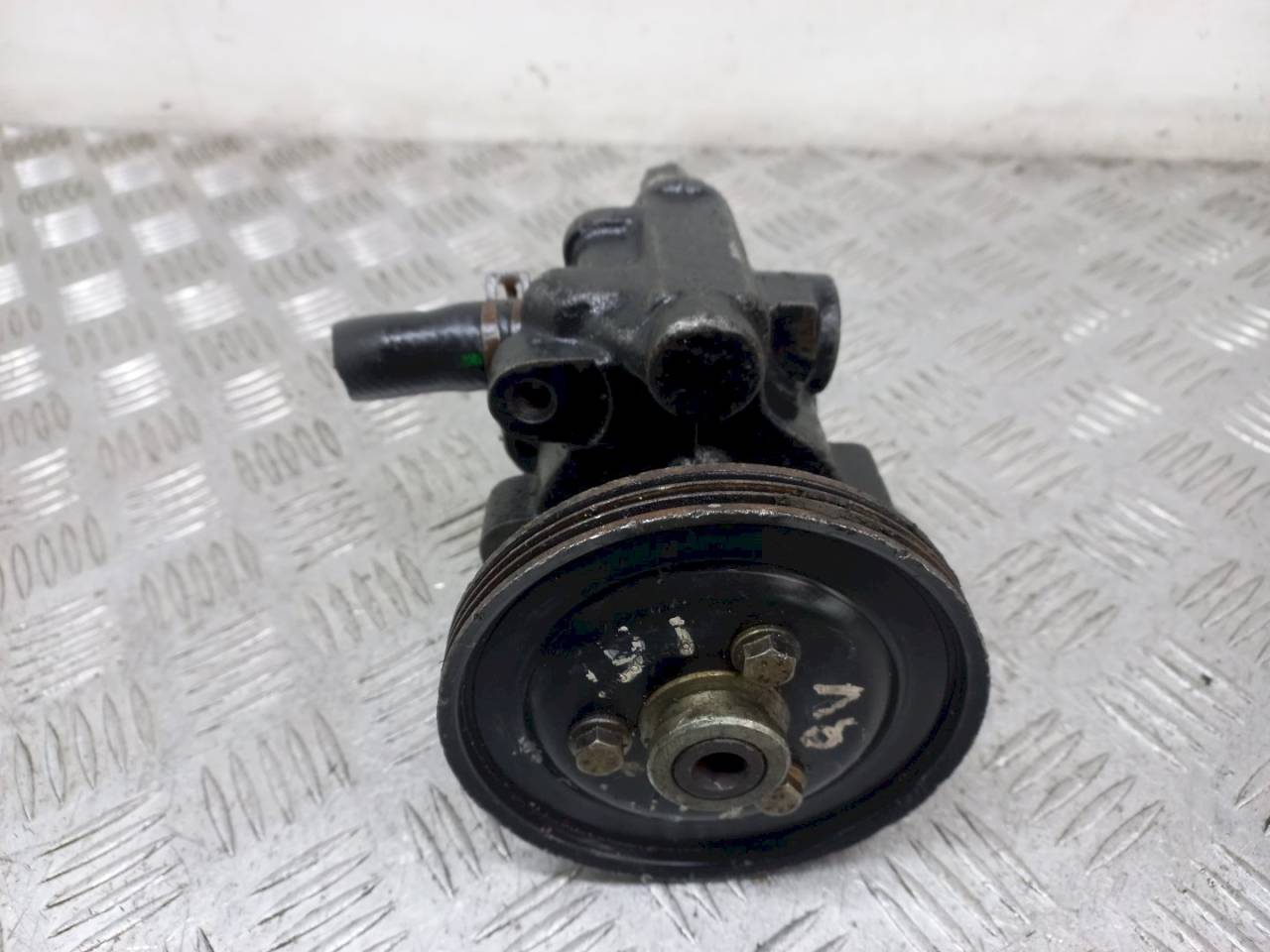 насос гидроусилителя руля Renault Scenic 1 поколение 1998, 1.6 л., i - фото №1