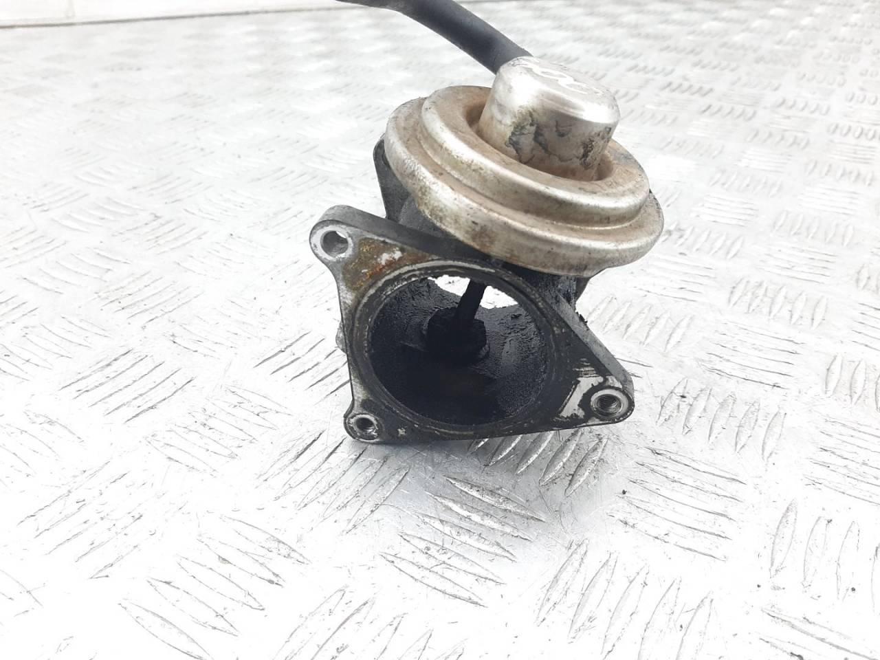 клапан EGR Volkswagen Golf 4 поколение 2002, 1.9 л., TDi, 038129637D - фото №1