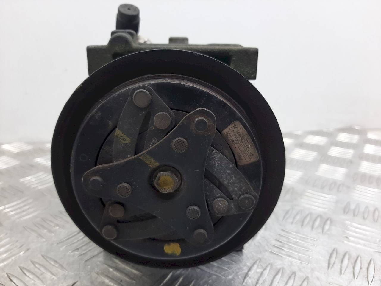 компрессор кондиционера Fiat Punto 2 поколение 2002, 1.2 л., i, 592475900 - фото №1