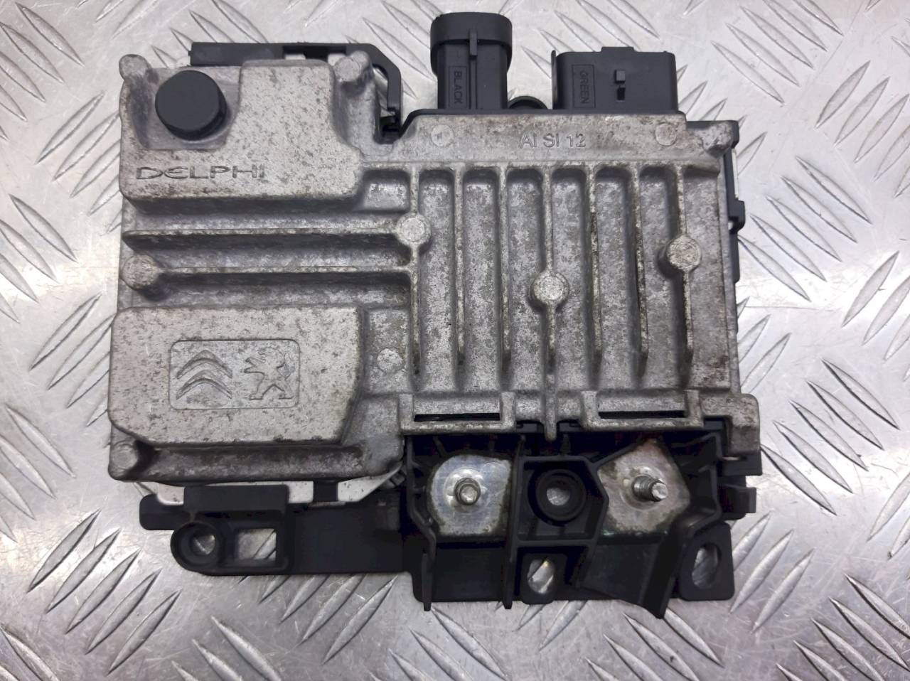 блок управления двигателем Citroen C4 Cactus 1 поколение 2015, 1.2 л., i, 9810858280 - фото №1