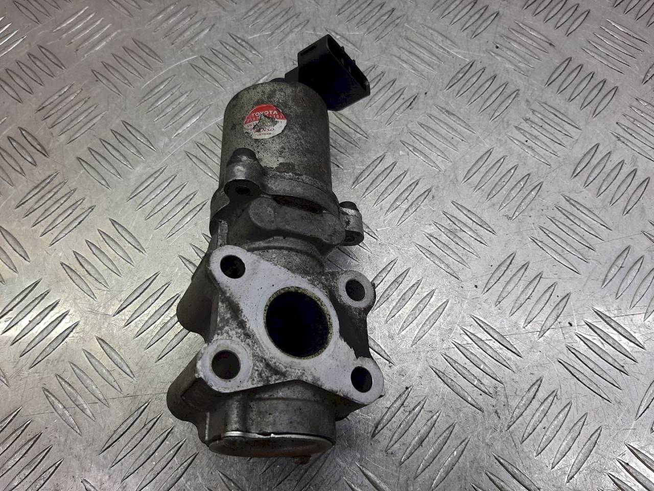 клапан EGR Lexus IS 1 поколение (XE10) 2004, 2.2 л., D, 2562026101 - фото №1