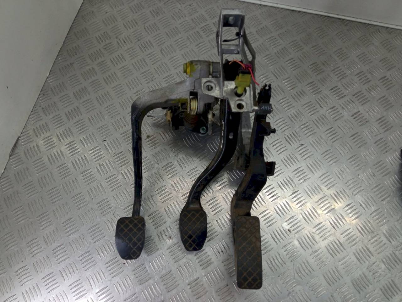 узел педальный (блок педалей) Volkswagen Passat B5 1998, 1.9 л., TDi, 8D1721117D - фото №1