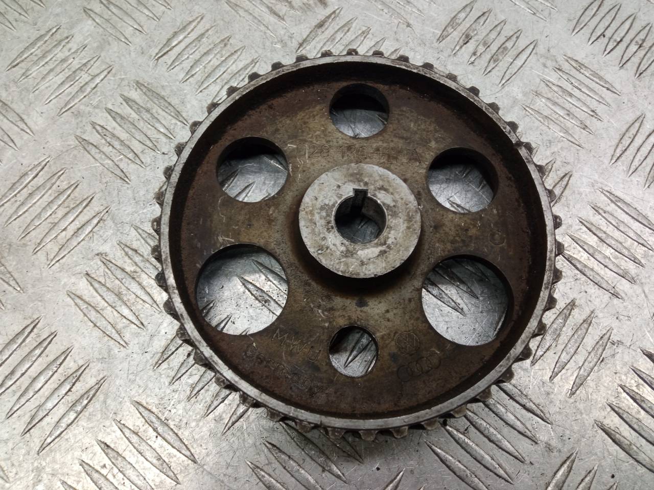 звездочка ТНВД Audi A4 B5 1998, 1.9 л., дизель, 028130111A - фото №1