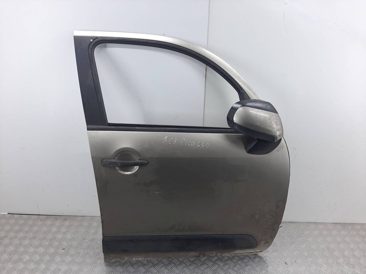 дверь передняя правая Citroen C3 Picasso 1 поколение 2010