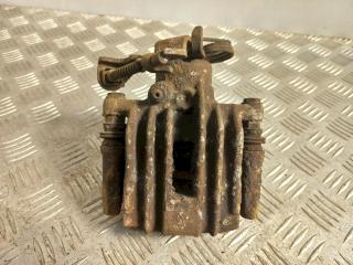 суппорт задний левый Volkswagen Passat B5 2000