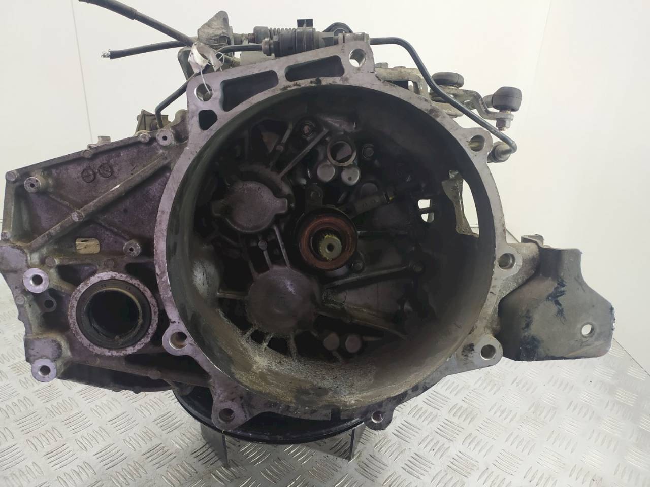 КПП механическая (МКПП) Mitsubishi Lancer 10 поколение 2009, 2.0 л., DiD, дизель, R8RY-D - фото №1