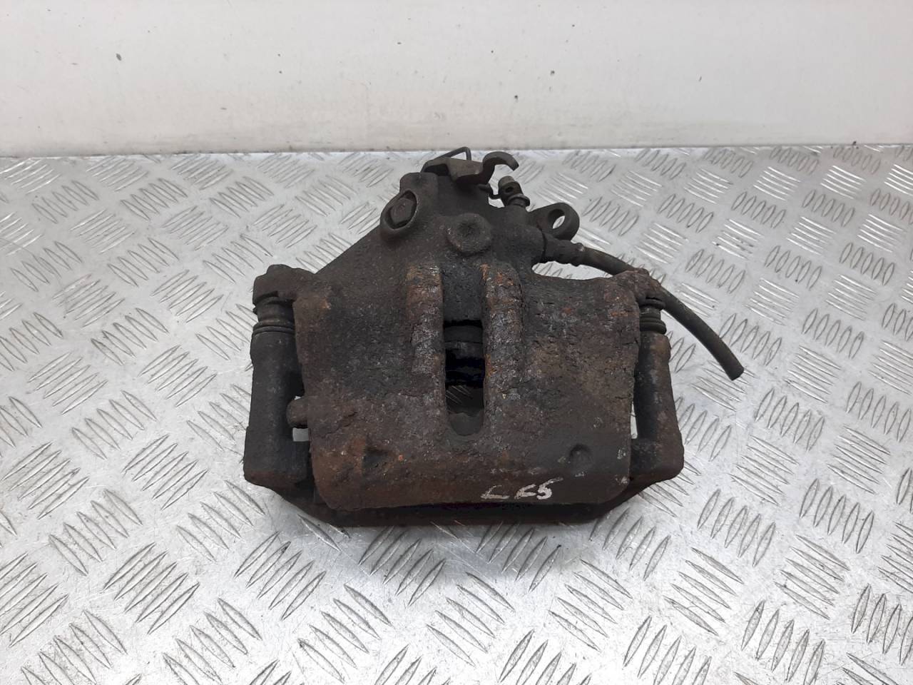 суппорт передний левый Citroen C5 1 поколение 2004 - фото №1