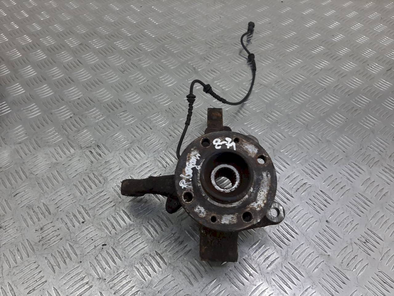 ступица передняя правая Renault Logan 1 поколение 2007 - фото №1