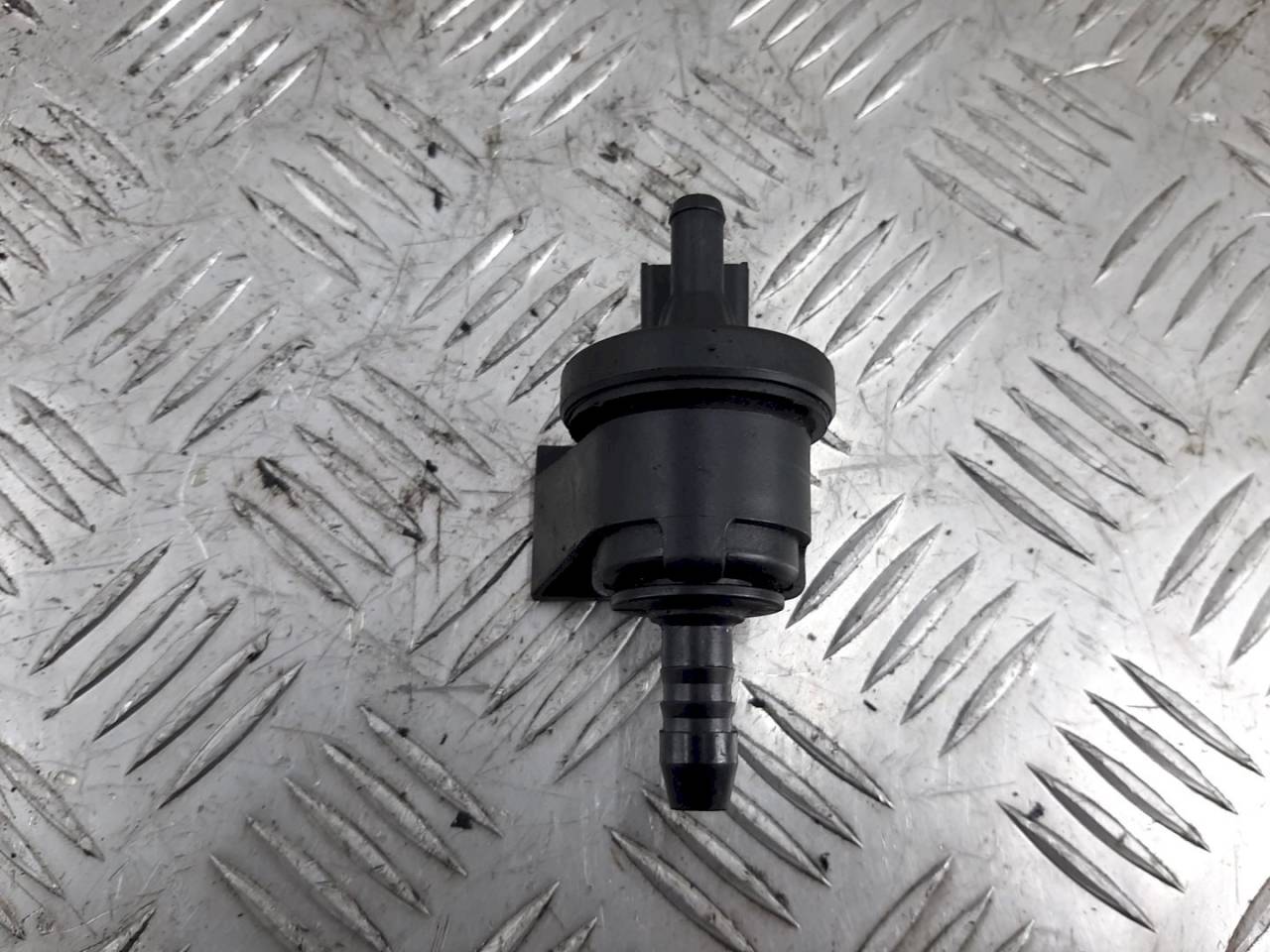 электромагнитный клапан Opel Corsa C 2002, 1.2 л., i, 1928404348 - фото №1