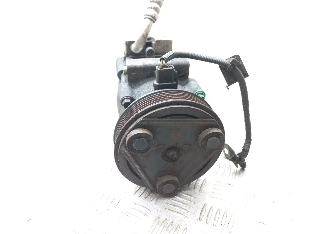 компрессор кондиционера Ford Mondeo 3 поколение 2003, 2.0 л., дизель, -, 6S71-19D629-AB - фото №1