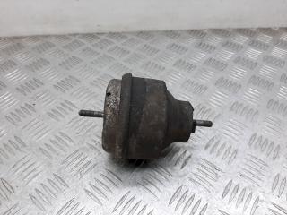 подушка крепления двигателя Volkswagen Passat B5 1999, 1.6 л., i, 8D0199379S