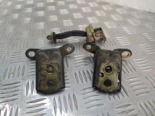 петля двери Nissan Primera P11 1997