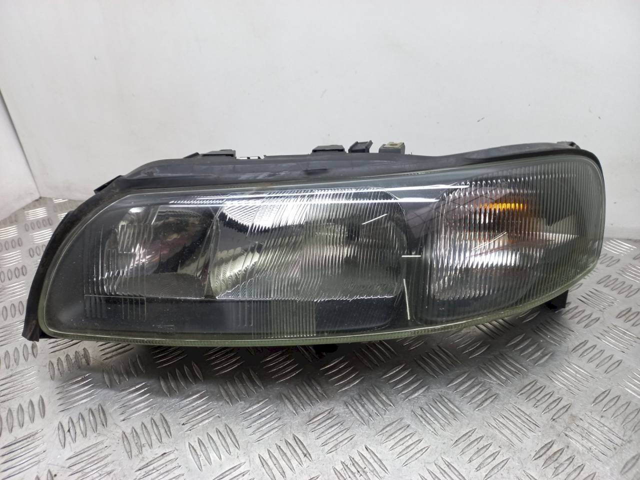 фара левая Volvo V70 2 поколение 2002, 89007897 - фото №1