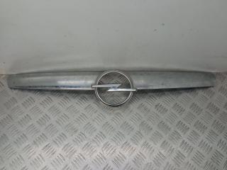 решетка радиатора Opel Astra H 2006