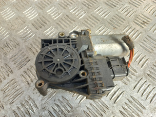 моторчик стеклоподъемника передний правый Audi A6 4B/C5 2000, 2.4 л., ARJ, бензин, 0130821774