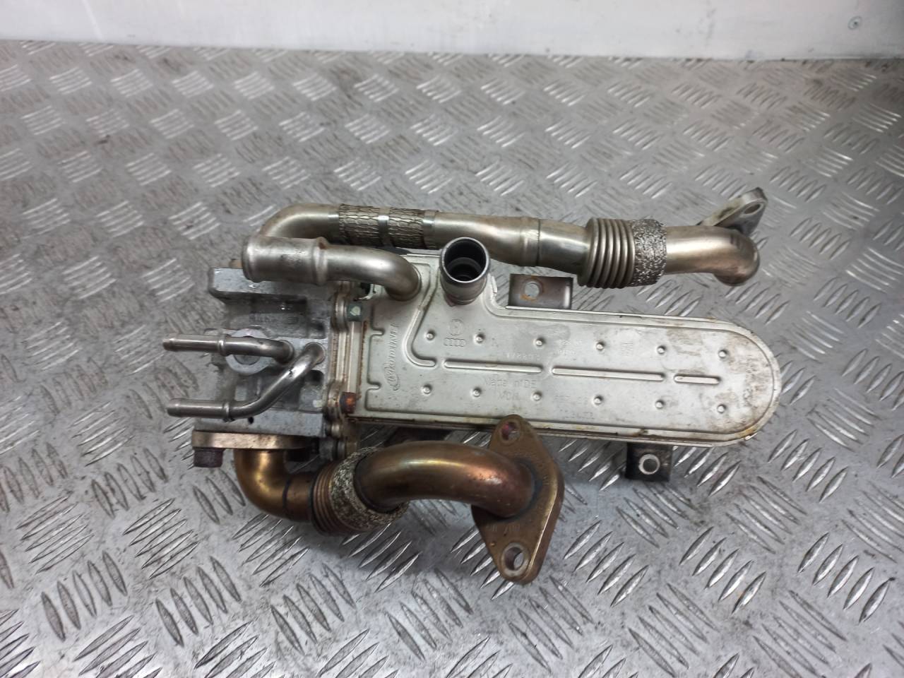 охладитель EGR / Радиатор EGR Audi A3 8P 2003, 1.9 л., TDi, дизель, 038131513D - фото №1