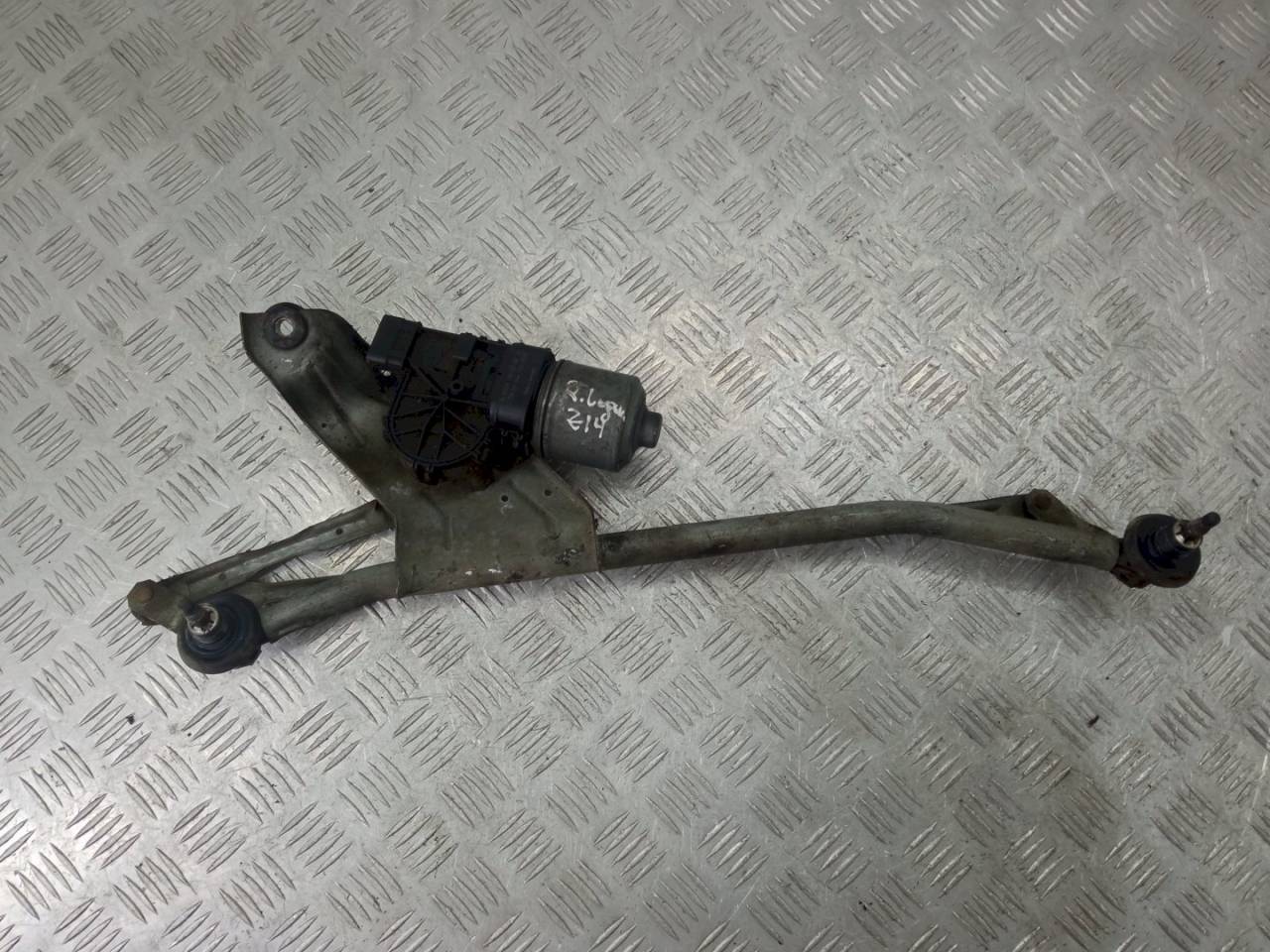 механизм стеклоочистителя (трапеция дворников) Renault Logan 1 поколение 2008, 8200619512 - фото №1