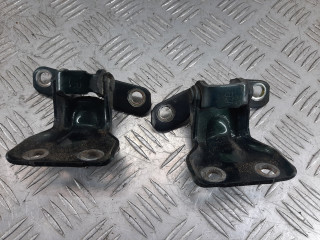 петля двери Mazda 626 5 поколение [рестайлинг] 2001, 1.8 л., FP, бензин, МКПП