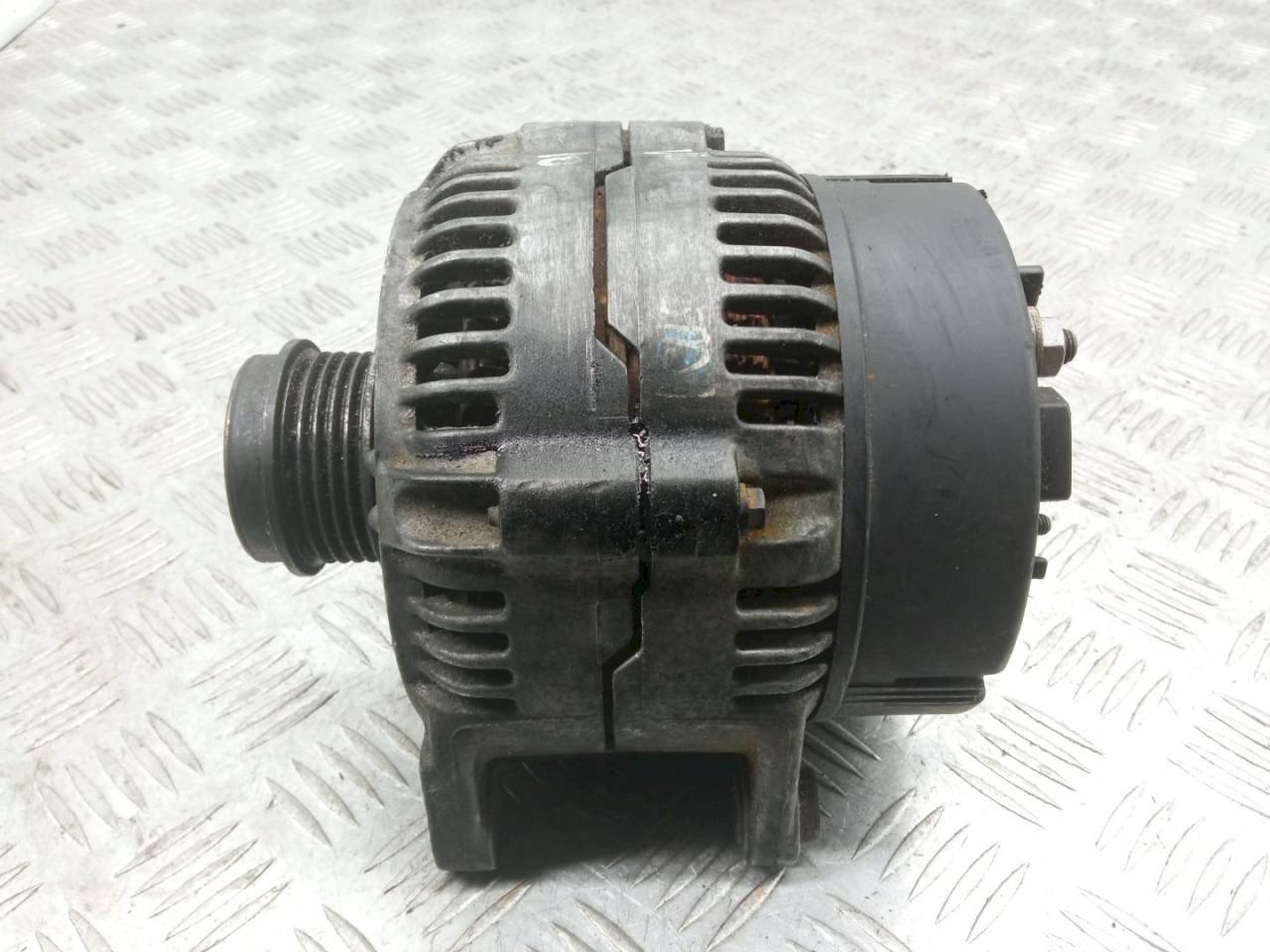 генератор Volkswagen Passat B5 1998, 1.9 л., 123515003 - фото №1