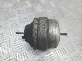 подушка крепления двигателя Volkswagen Passat B5 2000, 1.6 л., i, 8D0199379J