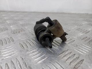 насос (моторчик) омывателя стекла Volkswagen Passat B5 2000