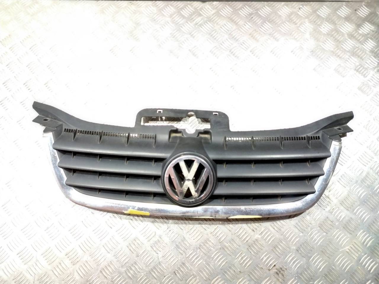 решетка радиатора Volkswagen Touran 1 поколение 2004, - - фото №1