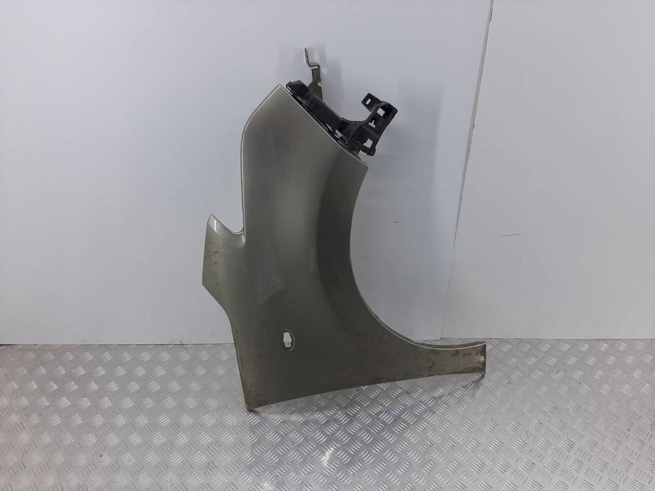 крыло переднее правое Citroen C3 Picasso 1 поколение 2010 - фото №1