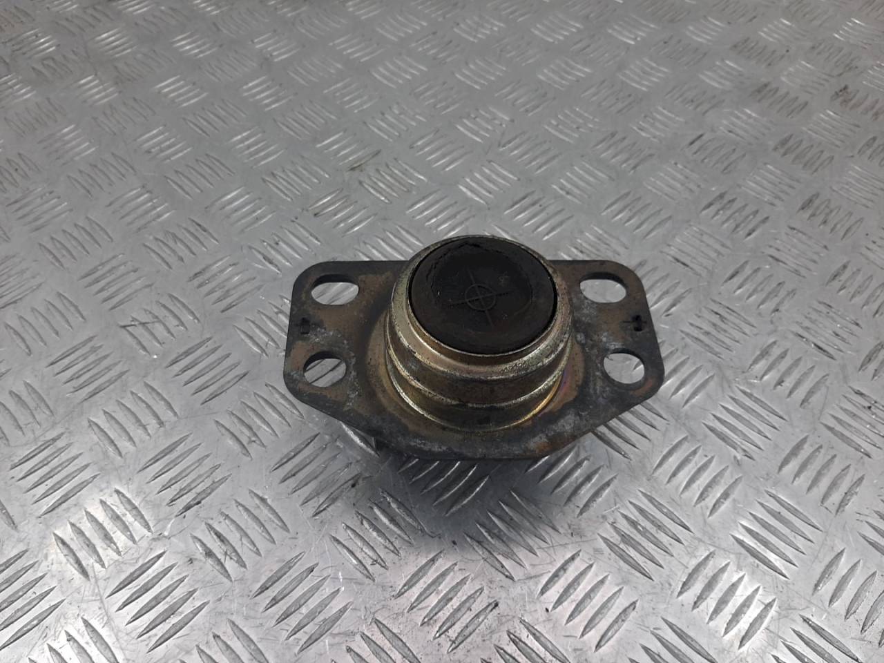 подушка крепления двигателя Renault Clio 1 поколение 1995 - фото №1
