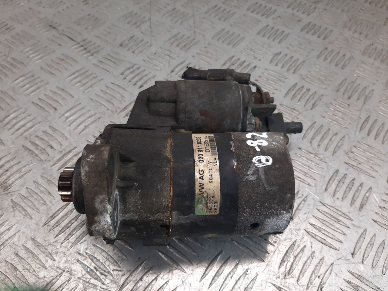 стартер Volkswagen Golf 4 поколение 2003, 1.4 л., BCA, бензин, 020911023S - фото №1