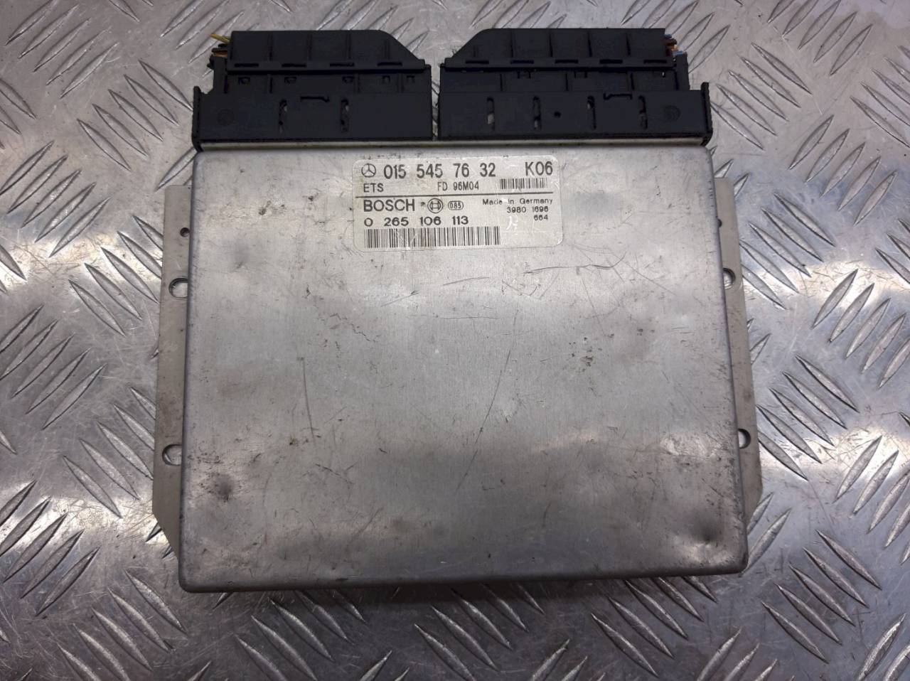 Блок управления ABS/ESP Mercedes-Benz E-Класс W210/S210 1995, 2.0 л., i, 155457632 - фото №1