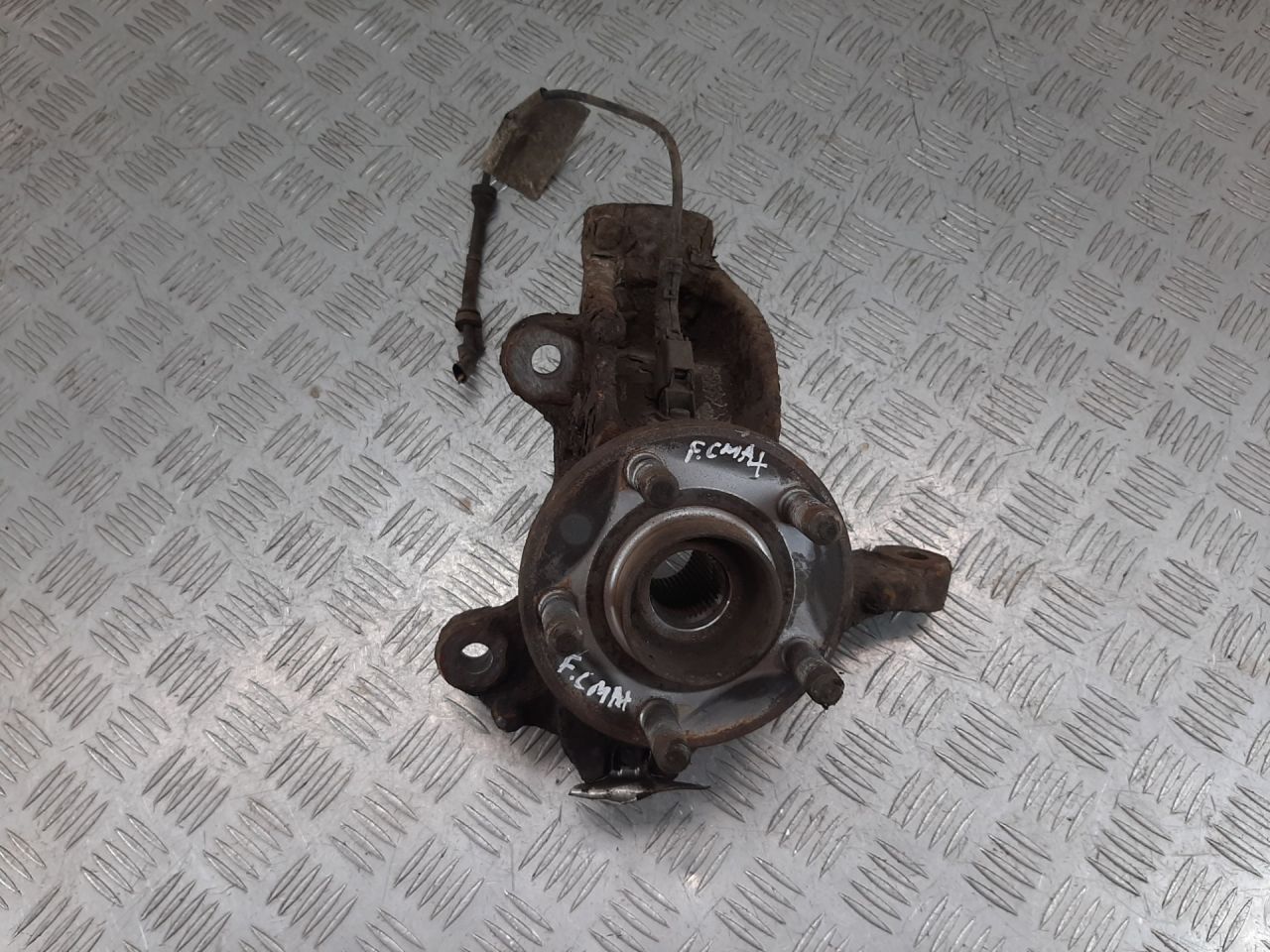 ступица передняя левая Ford C-Max 1 поколение 2006 - фото №1