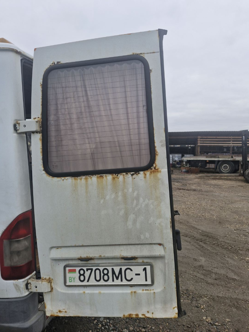 дверь задняя распашная левая Mercedes-Benz Sprinter W901-904 1999 - фото №1