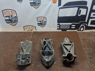 крепление ( кронштейн ) крыла DAF XF 105 1 поколение 2008