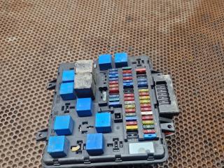 блок предохранителей Renault Midlum 1 поколение 2004, 5010392687D