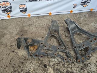 кронштейн реактивной тяги левый Mercedes-Benz Actros 4 поколение (MP4) 2014, A9613251309, A9613251409